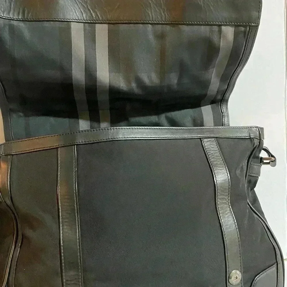 Burberry  Unsex nylon leather trimmed messenger bag